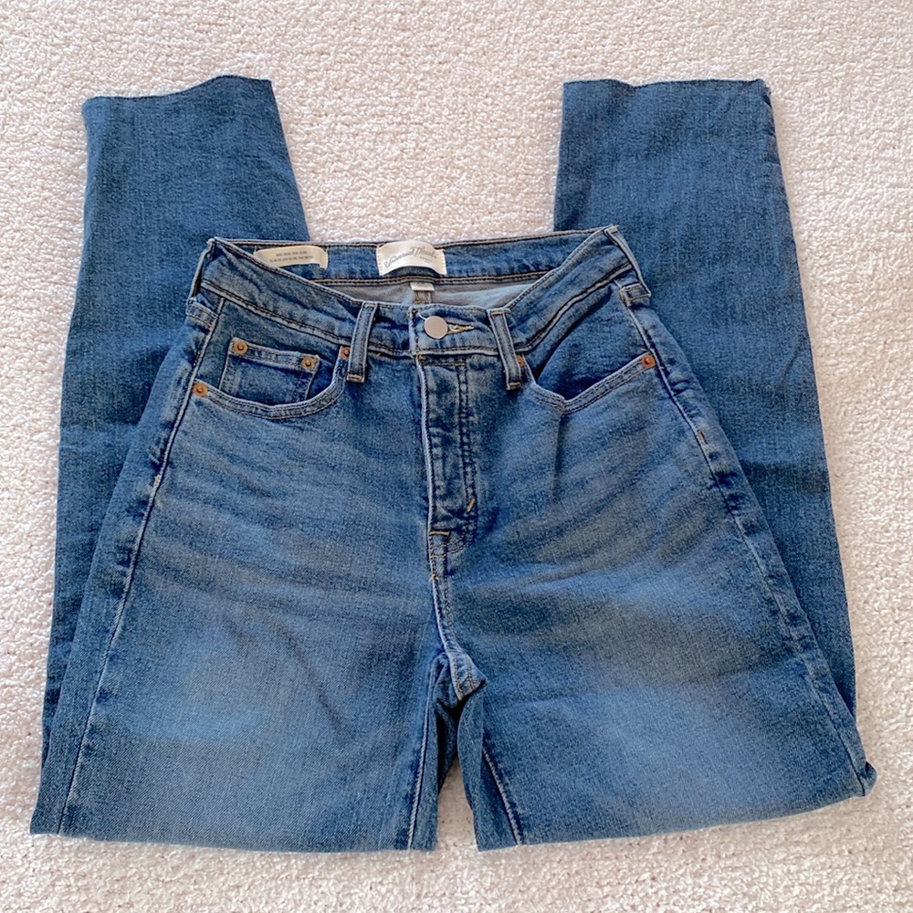 NWOT Universal Thread Mid Rise 80s Slim Jeans - Picture 2 of 5